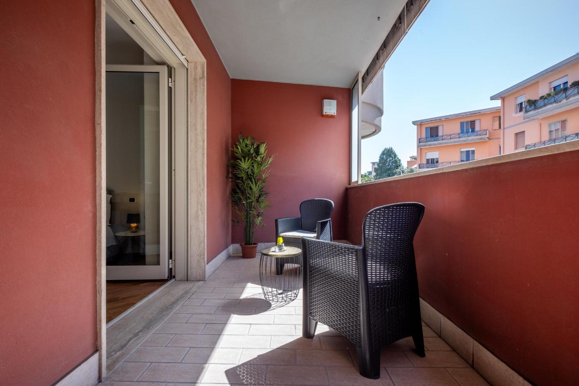 Fior Di Loto Central Cagliari Bagian luar foto