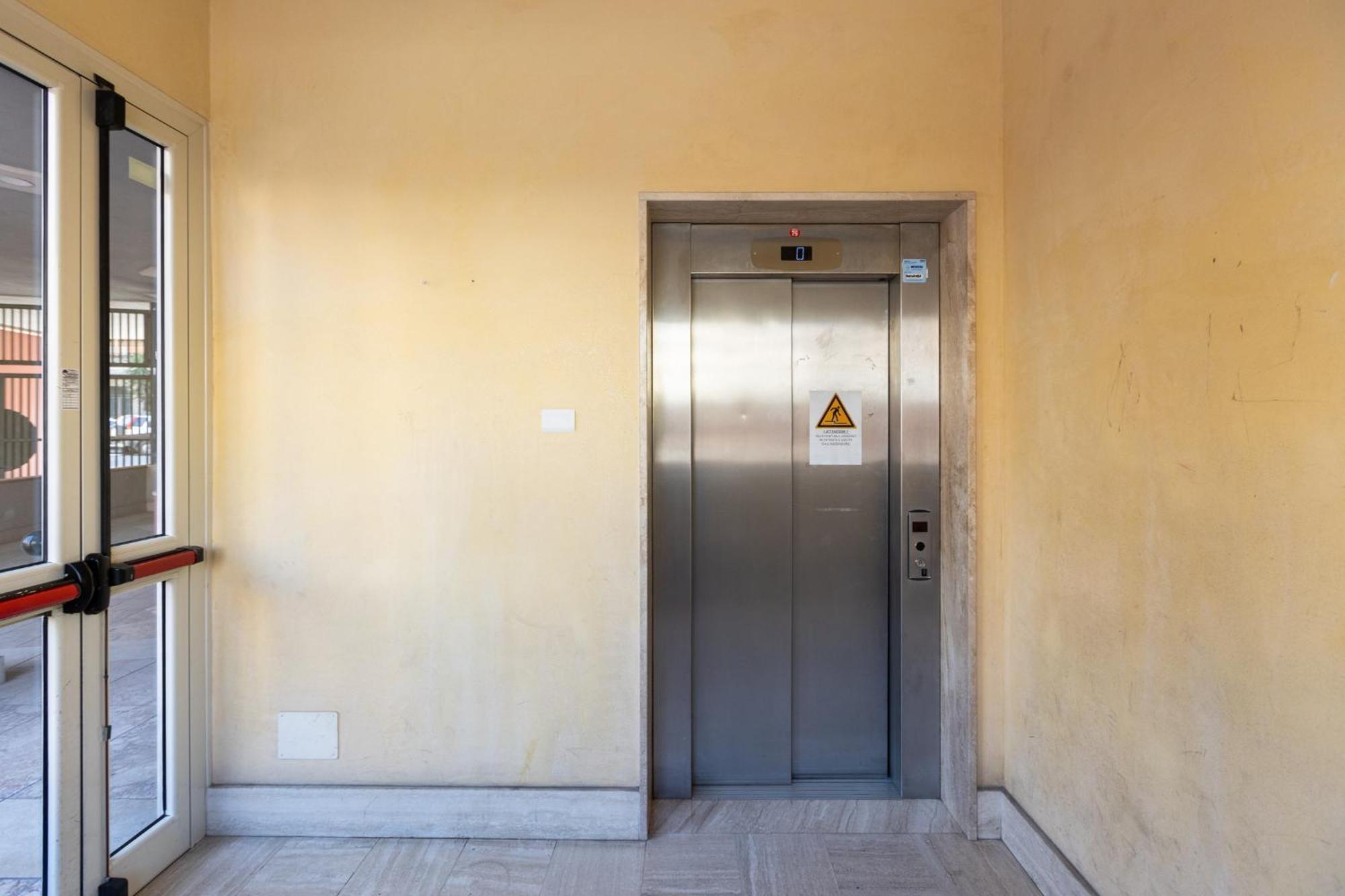 Fior Di Loto Central Cagliari Bagian luar foto